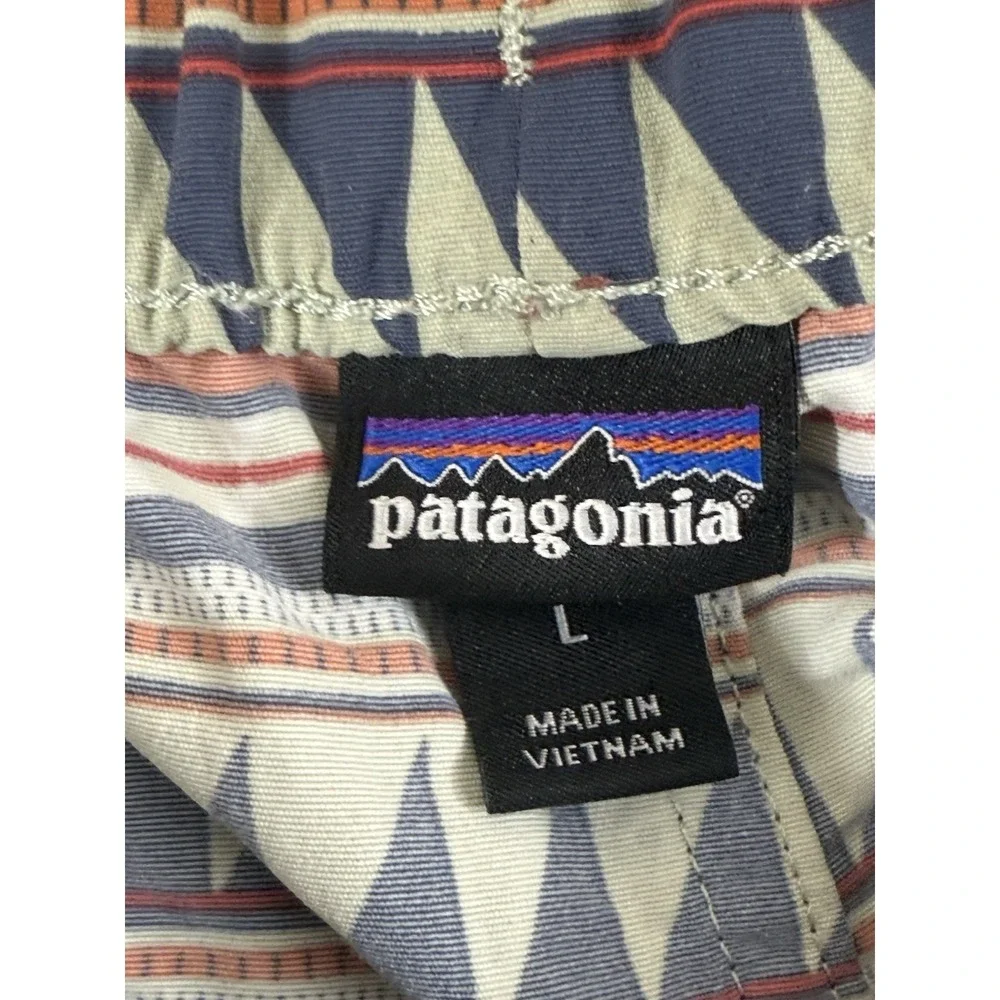 Patagonia Barely Baggies Shorts Multi Color Geometric Tribal Boho Women's L - Picture 7 of 8